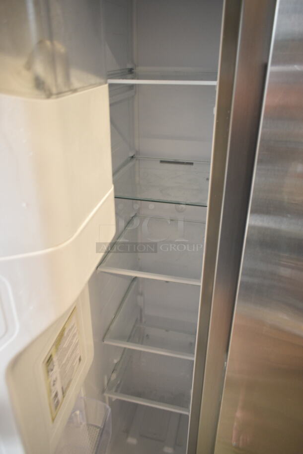 Samsung RS27T5200SR Stainless Steel Freestanding Side by Side Refrigerator with 27.4 Cu. Ft. Total Capacity. 115 Volts, 1 Phase. Tested and Working! - Image 7 of 9