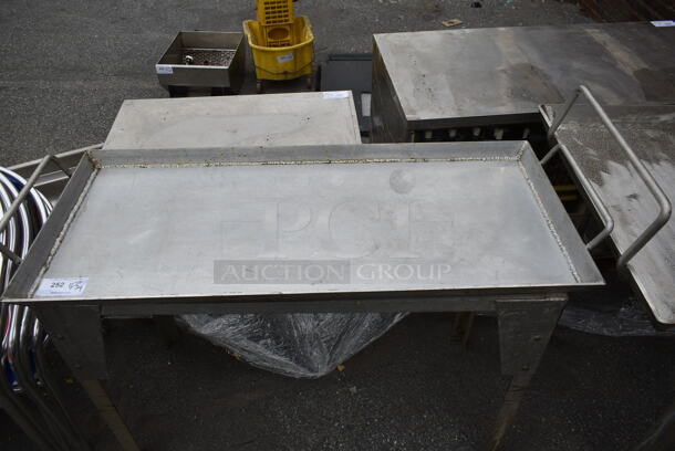 Metal Table. - Image 3 of 3