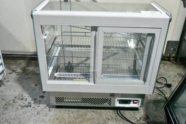 Avantco 360BCDI28W Metal Countertop Bakery Display Case Merchandiser. 110-120 Volts, 1 Phase. Tested and Working! - Image 5 of 7