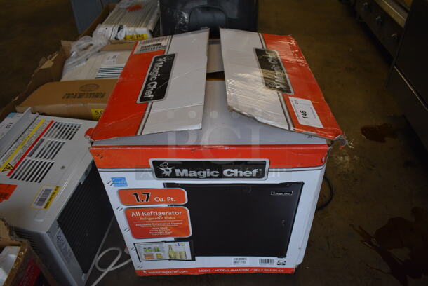 BRAND NEW SCRATCH AND DENT! Magic Chef HMAR170BE Metal Mini Cooler. 115 Volts, 1 Phase. 18x19x20 - Image 8 of 8