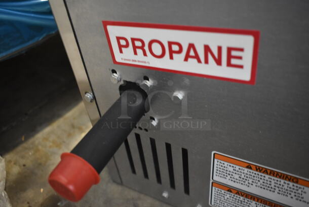 BRAND NEW SCRATCH AND DENT! Vulcan VC5GD-21D1Z Stainless Steel Commercial Stainless Steel Commercial Propane Gas Powered Full Size Commercial Convection Oven w/ View Through Doors, Metal Oven Racks and Thermostatic Controls. See Pictures For Broken Glass Pane on Left Door. - Image 11 of 11