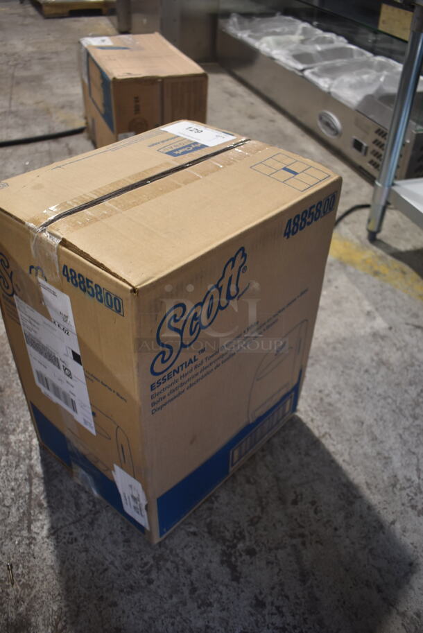 BRAND NEW IN BOX! Scott 48858 Poly Wall Mount Paper Towel Dispenser. - Image 2 of 3