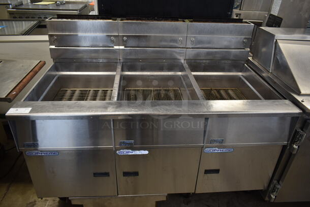 2016 Pitco Frialator SSH75 Solstice Supreme Stainless Steel Commercial Natural Gas Powered Deep Fat Fryer w/ Filtration System on Commercial Casters. 105,000 BTU. - Image 1 of 11