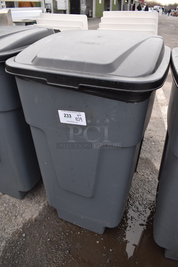 Carlisle 345050 Poly Trash Can. 23x28x39 - Image 2 of 5
