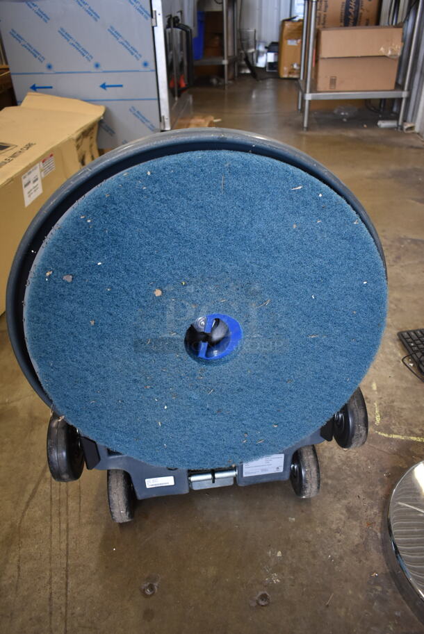 BRAND NEW SCRATCH AND DENT! Advance Advolution 20 01510A 20" Corded Electric Floor Burnisher - 1,500 RPM. Tested and Working! - Image 4 of 7