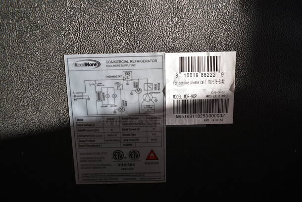 BRAND NEW SCRATCH AND DENT! KoolMore MDR-9CP Metal Commercial Single Door Reach In Cooler Merchandiser w/ Poly Coated Racks. 115 Volts, 1 Phase. Tested and Working! - Image 8 of 8