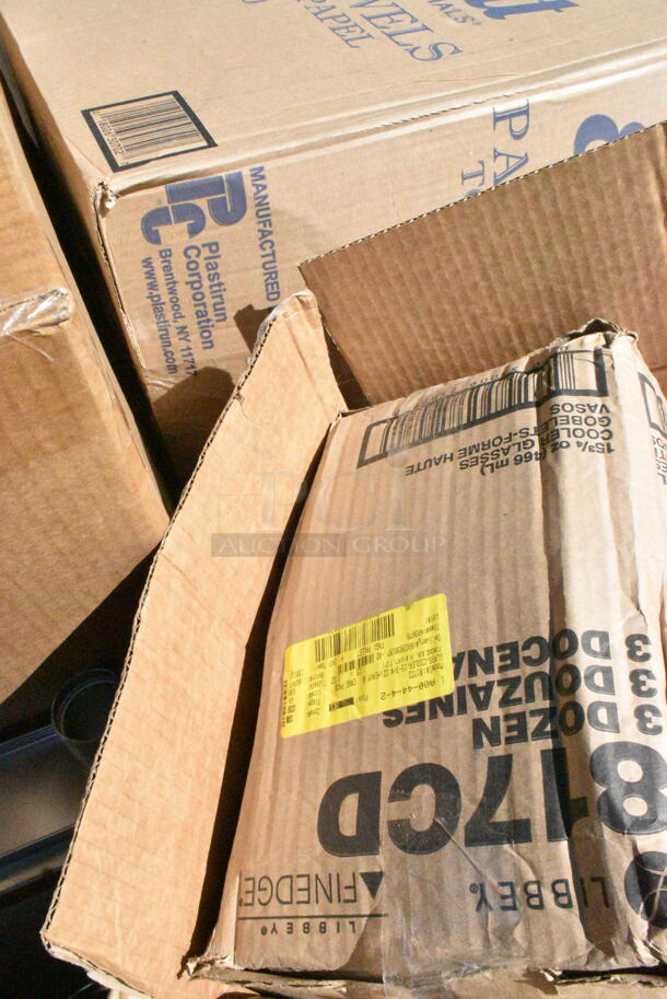 23 BRAND NEW Boxes Including 395RP09 EcoChoice Compostable Sugarcane / Bagasse 9" Plate - 500/Case, Libbey 817CD Heavy Base 15 oz. Cooler Glass - 36/Case, 500CC24 Choice Clear PET Customizable Plastic Cold Cup - 24 oz. - 600/Case, Regency 600IB1824CP 18" x 24" Underbar Ice Bin with 7 Circuit Post-Mix Cold Plate and Bottle Holders - 51 lb. 23 Times Your Bid! - Image 5 of 12