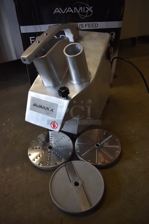 BRAND NEW SCRATCH AND DENT! AvaMix 177CFP5D Metal Commercial Countertop Food Processor w/ 2 Grating Blades and 1 Shredding Blade. 120 Volts, 1 Phase. Tested and Working!