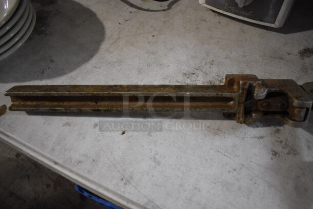 Metal Can Opener. 9x3x19 - Image 4 of 4