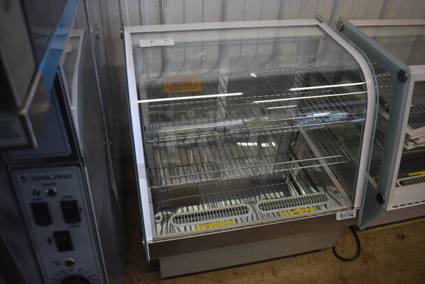 BRAND NEW SCRATCH AND DENT! Avantco 360BCDI28W Metal Commercial Countertop Refrigerated Display Case Merchandiser. 115 Volts, 1 Phase. 28x23x27. Tested and Working! - Image 3 of 8