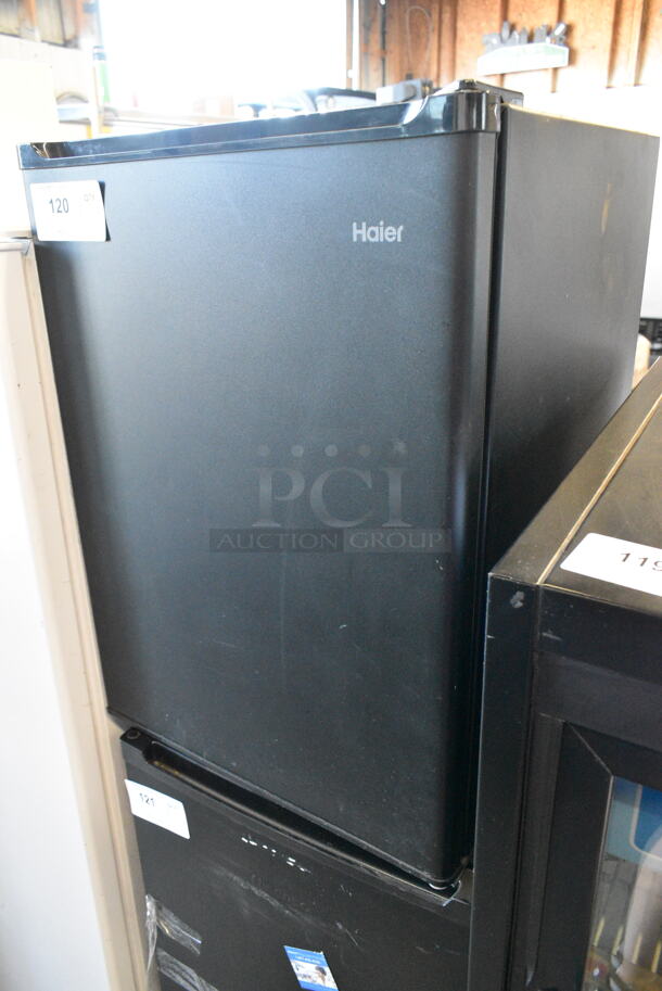 Haier HC27SF10RB Metal Mini Cooler. 115 Volts, 1 Phase. Tested and Does Not Power On - Image 2 of 5