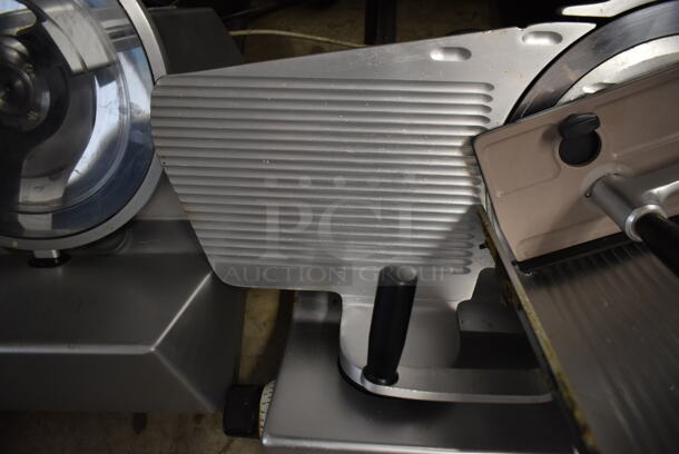 Bizerba SE 12 Stainless Steel Commercial Countertop Meat Slicer. 120 Volts, 1 Phase. Tested and Working! - Image 3 of 9