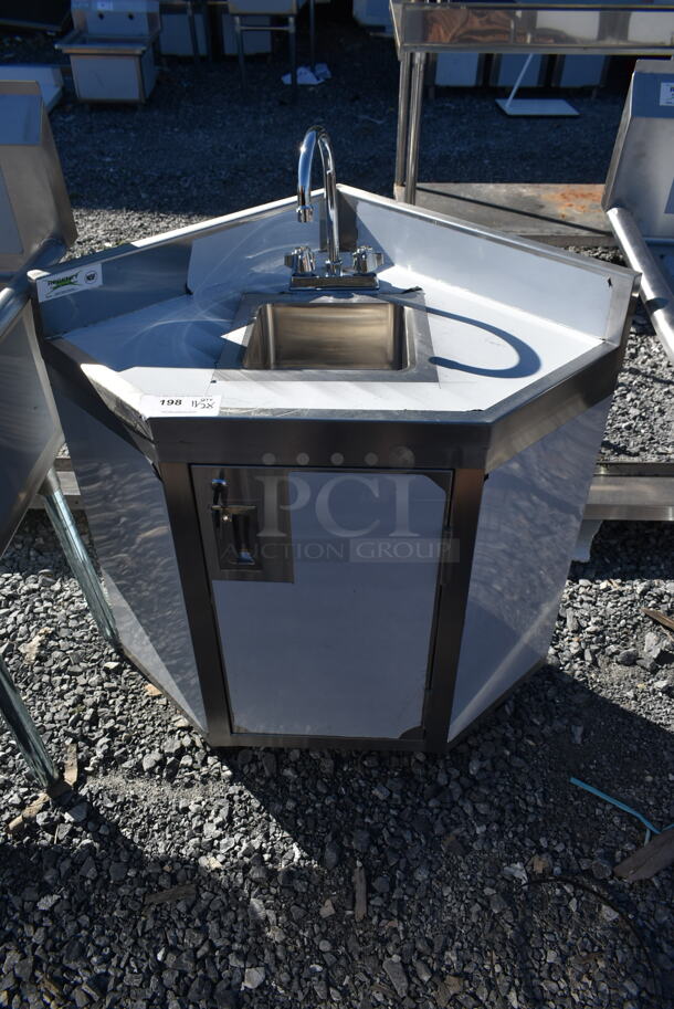 BRAND NEW SCRATCH AND DENT! Regency  600TSSC2424C Stainless Steel Commercial Single Bay Sink. - Image 1 of 7