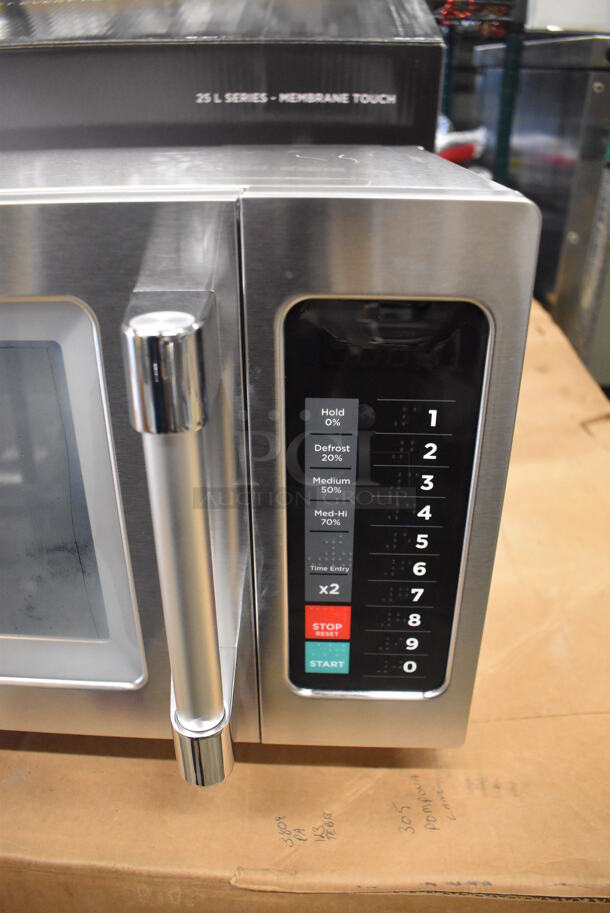 BRAND NEW IN BOX! 2017 Midea 1025F1A Stainless Steel Commercial Countertop Microwave Oven. 120 Volts, 1 Phase. 20x17x12 - Image 2 of 8