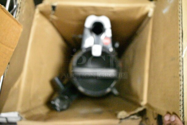 IN ORIGINAL BOX! Hoover UH74220PC MaxLife Pro Pet Carpet Cleaner.  - Image 3 of 6