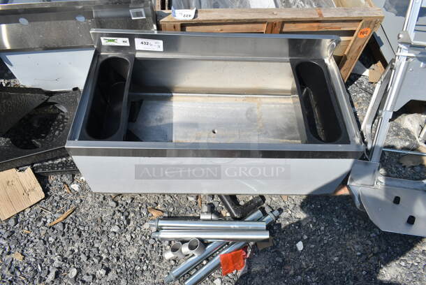 BRAND NEW SCRATCH AND DENT! Regency 600IB1836CP 18" x 36" Underbar Ice Bin with 7 Circuit Post-Mix Cold Plate and Bottle Holders - 79 lb. - Image 2 of 7
