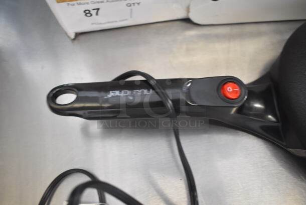 IN ORIGINAL BOX! Nutrichef AZPKCRM08 Metal Countertop Electric Crepe Maker. 120 Volts, 1 Phase. 18x9x3 - Image 3 of 6