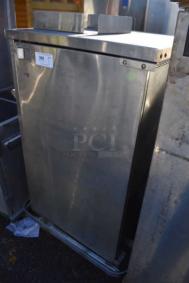 Stainless Steel Commercial Enclosed Pan Rack on Commercial Casters. 33x32x55 - Image 3 of 4