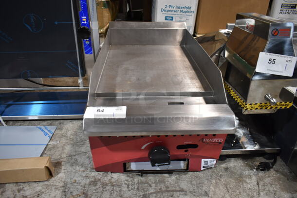 BRAND NEW SCRATCH AND DENT! Avantco 177CAG15MG Stainless Steel Commercial Countertop Natural Gas Powered Flat Top Griddle. 30,000 BTU.  - Image 4 of 8