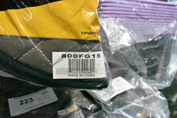10 BRAND NEW SCRATCH AND DENT! San Jamar 800FG15 15" Bestguard Oven Mitts with WebGuard Plus Protection. 10 Times Your Bid!  - Image 4 of 4