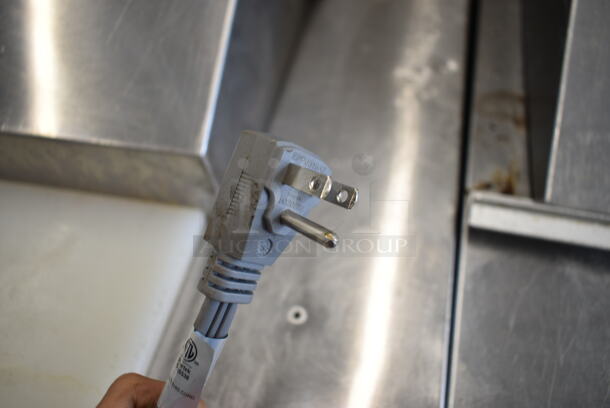 True TSSU-36-08 Stainless Steel Commercial Sandwich Salad Prep Table Bain Marie Mega Top on Commercial Casters. 115 Volts, 1 Phase. Tested and Working! - Image 5 of 5