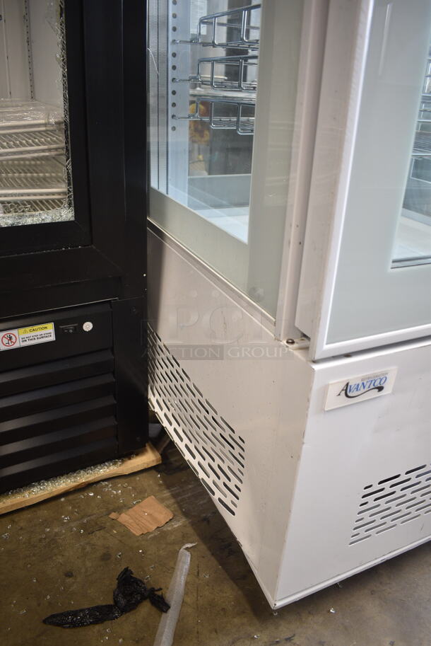 BRAND NEW SCRATCH AND DENT! Avantco 193GD4C15HCW Metal Commercial  White 4-Sided Glass Refrigerated Display Case on Commercial Casters. 110-120 Volts, 1 Phase. Tested and Working! - Image 6 of 7