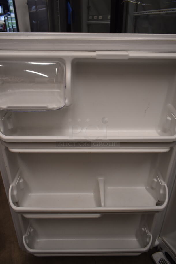 Electrolux FFTR1814TW0 Metal Cooler Freezer Combo Unit. 115 Volts, 1 Phase. Tested and Working! - Image 7 of 8