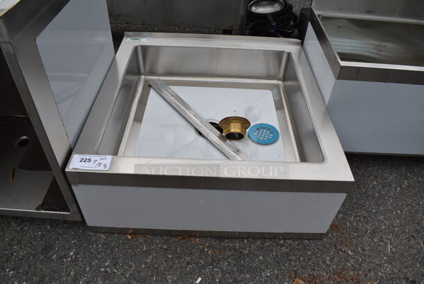 BRAND NEW SCRATCH AND DENT! Regency 600SM24246 29" 16-Gauge Stainless Steel One Compartment Floor Mop Sink - 24" x 24" x 6" Bowl - Image 2 of 5
