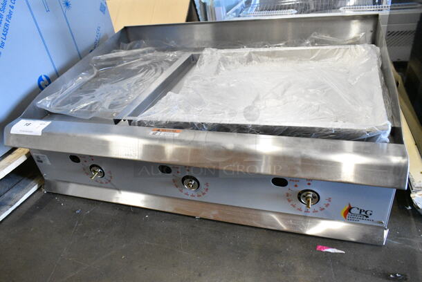 BRAND NEW SCRATCH AND DENT! Cooking Performance Group CPG 351GTCPG36NL Natural Gas Countertop Griddle with Flame Failure Protection and Thermostatic Controls - 90,000 BTU - Image 4 of 7