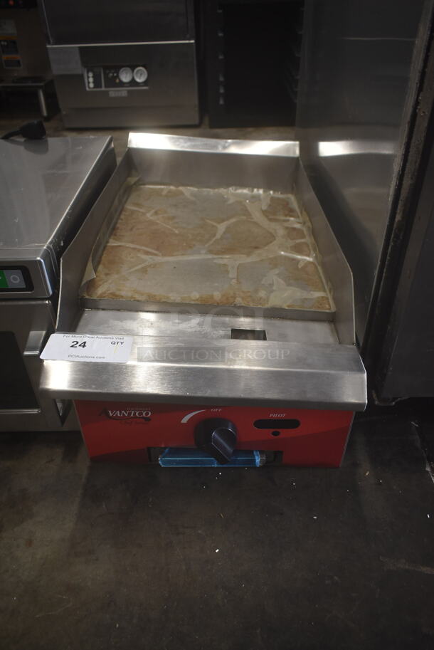 BRAND NEW SCRATCH AND DENT! 2021 Avantco 177CAG15MG Stainless Steel Commercial Countertop Natural Gas Powered Flat Top Griddle. 30,000 BTU. - Image 1 of 5