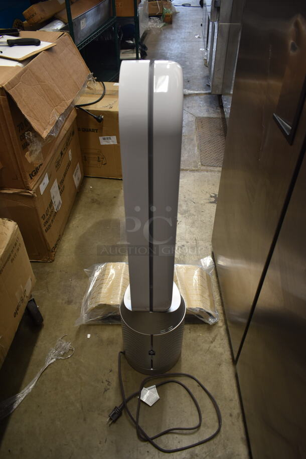 LIKE NEW! Dyson Purifier Cool TP07 369803-01 White / Silver Purifying Fan. 120 Volts, 1 Phase. Unit Has Only Been Used a Few Times! Tested and Working! - Image 10 of 12