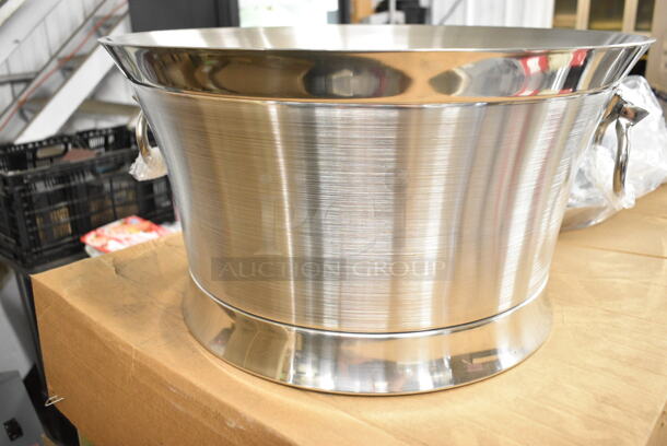BRAND NEW! Stainless Steel Ice Bucket.  - Image 3 of 5