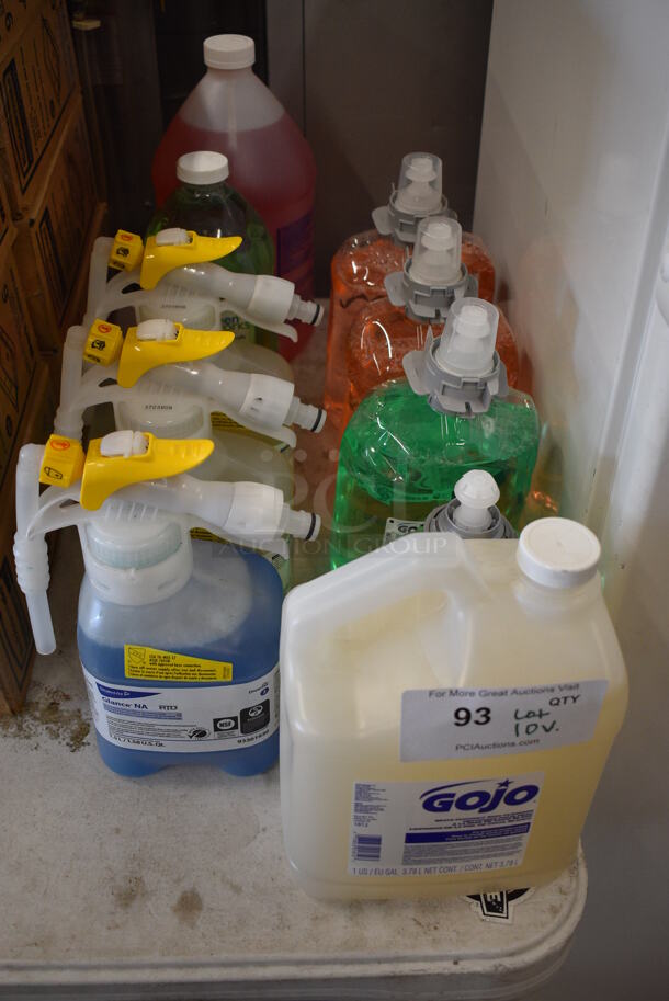 ALL ONE MONEY! Lot of 10 Various Bottles of Cleaner Including Gojo Luxury Foam, SealedAir Extraction Rinse and Green Works All Purpose Cleaner