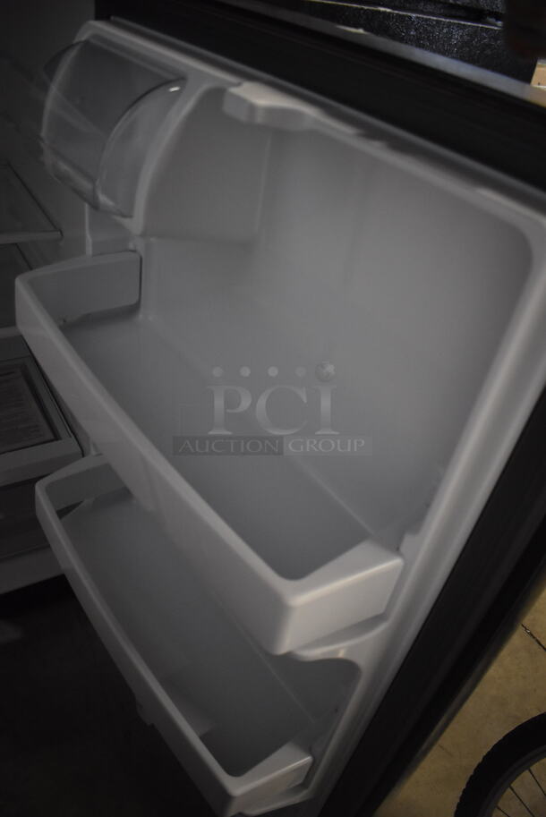 BRAND NEW! GE Metal Cooler Freezer Combo Unit. 28x29x67. Tested and Working! - Image 7 of 8