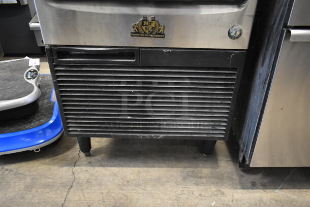 Hoshizaki KM-101BAH Stainless Steel Commercial Self Contained Ice Machine. 115 Volts, 1 Phase.  - Image 4 of 8