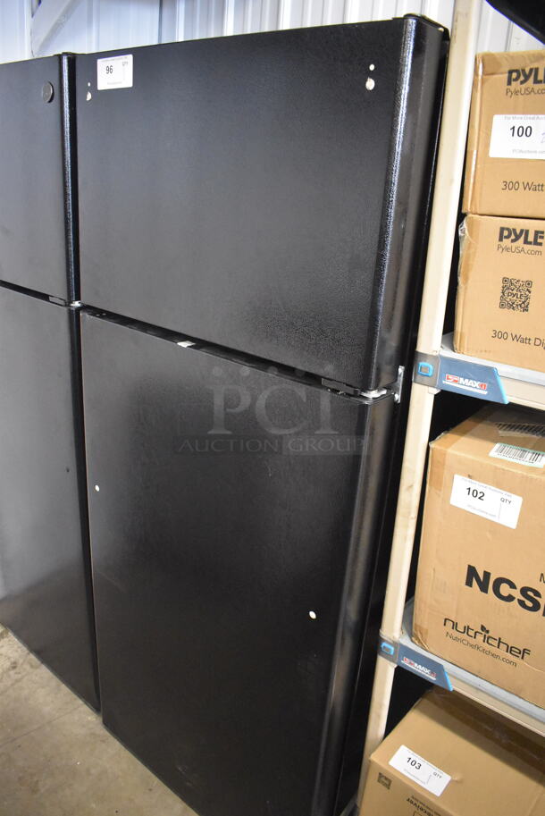 BRAND NEW! GE GTS18GTNFRBB Metal Cooler Freezer Combo Unit. 115 Volts, 1 Phase. 28x29x67. Tested and Working! - Image 3 of 8