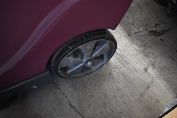 BRAND NEW SCRATCH AND DENT! Minuteman X17115HP Commercial Floor Cleaner. 115 Volts, 1 Phase. Tested and Working! - Image 6 of 10