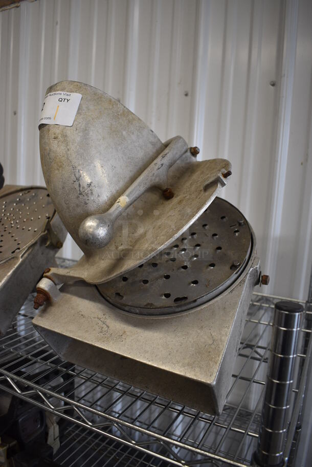 Metal Commercial Pelican Head w/ Grating Blade. 11x18x12 - Image 2 of 4