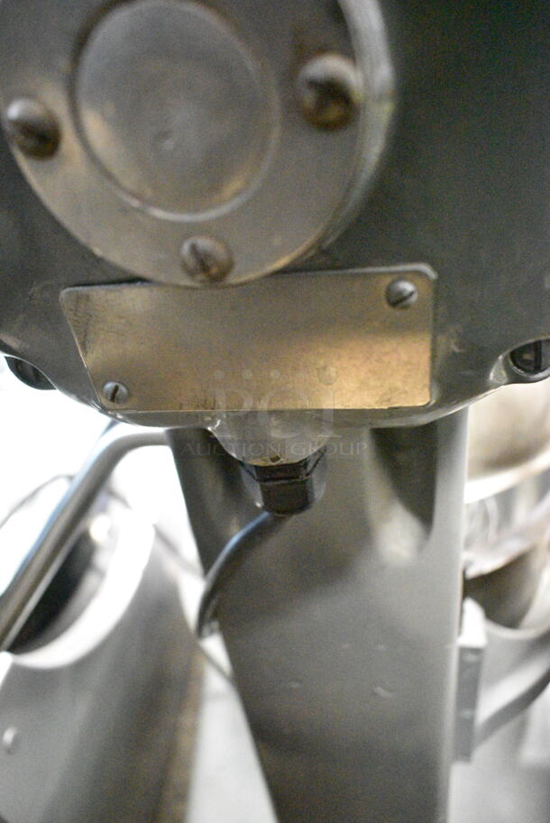 Hobart Metal Commercial Countertop 20 Quart Planetary Dough Mixer w/ Stainless Steel Mixing Bowl, Bowl Guard and Whisk Attachment. Tested and Working! - Image 9 of 12