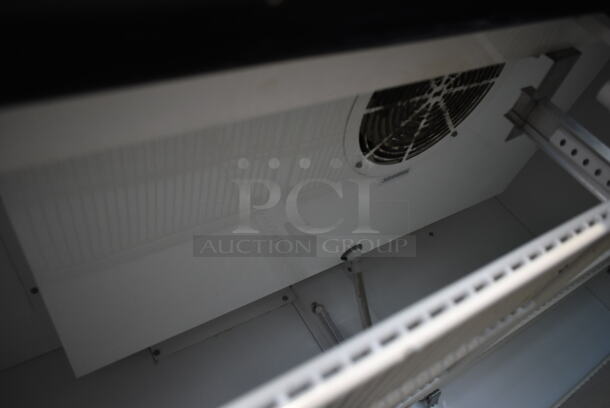 True GDM-41 Metal Commercial 2 Door Reach In Cooler Merchandiser w/ Poly Coated Racks. 115 Volts, 1 Phase. Tested and Powers On But Does Not Get Cold - Image 7 of 9