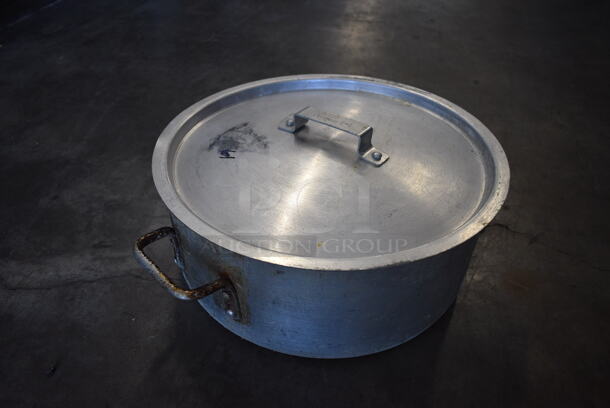 Metal Stock Pot w/ Lid. 19x14.5x6