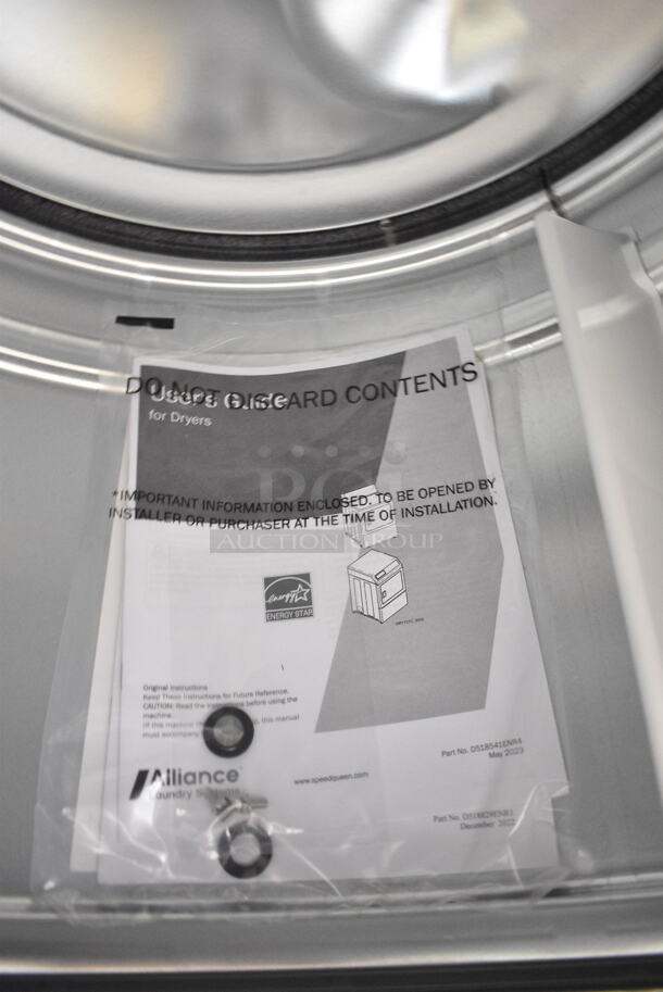 BRAND NEW SCRATCH AND DENT! Speed Queen DF7004WE 7 cu. ft. 27" Front Load Electric Dryer with Front Control, Pet Plus, and Steam - Free Use - Image 6 of 7