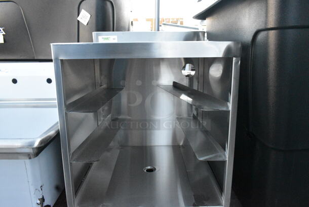 BRAND NEW SCRATCH AND DENT! Regency 600FRSU2324C Stainless Steel Corrugated Top Glass Rack Storage Unit - 23" x 24" - Image 3 of 6