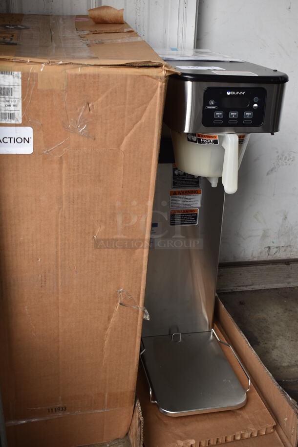 BRAND NEW IN BOX! 2022 Bunn ITB Stainless Steel Commercial Countertop Iced Tea Machine w/ Poly Brew Basket. 120 Volts, 1 Phase. 11x22x35. Tested and Working! - Image 2 of 9