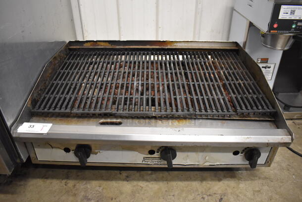 Toastmaster Pro Series Stainless Steel Commercial Countertop Natural Gas Powered Charbroiler Grill. 36x28x16