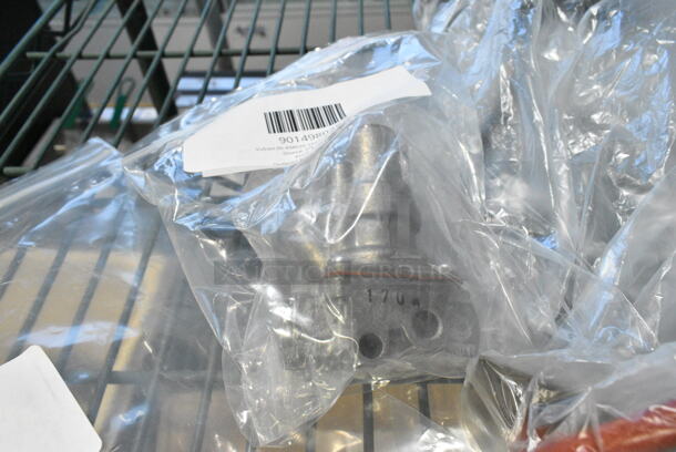 4 BRAND NEW SCRATCH AND DENT! Items Including HP0049998300 Vulcan 00-499983-000G1 Thermostat, 901498025 Vulcan 00-498025 Valve, Baso Pilot Safety, HP00960564 Vulcan 00-960564 Element,120V 1500W, HP00810071 Vulcan 00-810071 Thermostat. 4 Times Your Bid!  - Image 5 of 10