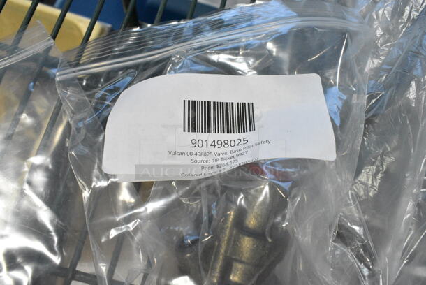 4 BRAND NEW SCRATCH AND DENT! Items Including HP0049998300 Vulcan 00-499983-000G1 Thermostat, 901498025 Vulcan 00-498025 Valve, Baso Pilot Safety, HP00960564 Vulcan 00-960564 Element,120V 1500W, HP00810071 Vulcan 00-810071 Thermostat. 4 Times Your Bid!  - Image 6 of 10