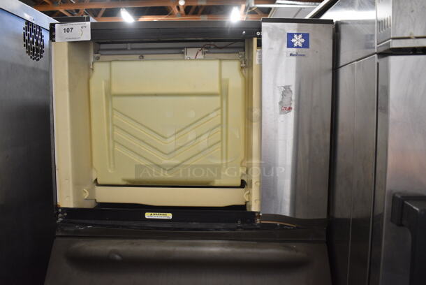 Manitowoc SD0502A Stainless Steel Commercial Ice Head on Commercial Ice Bin. 115 Volts, 1 Phase.  - Image 2 of 6