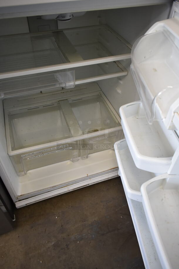 Maytag M1TXEGMYW01 Metal Cooler Freezer Combo Unit. 115 Volts, 1 Phase. Tested and Powers On But Does Not Get Cold
 - Image 3 of 4
