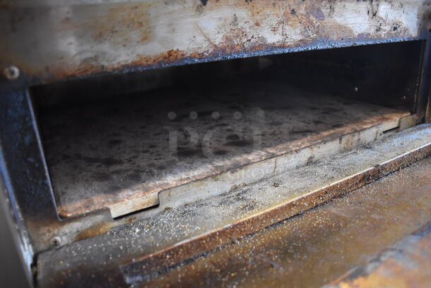 Avantco 177DPO18S Stainless Steel Commercial Countertop Electric Powered Single Deck Pizza Oven. 120 Volts, 1 Phase. 28x22x12. Tested and Working! - Image 6 of 9